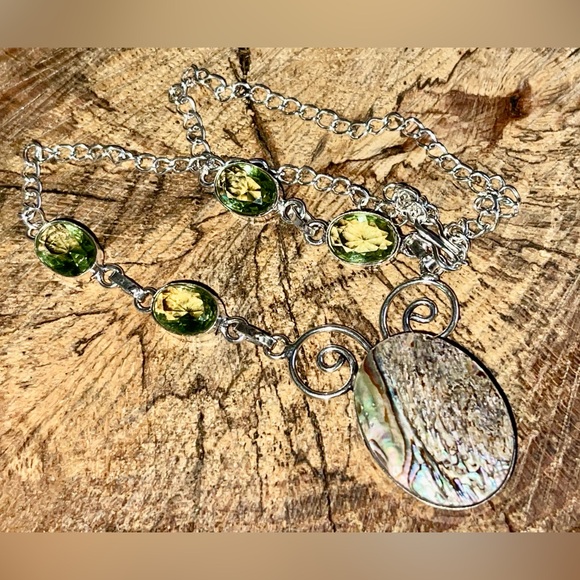 Iridescence Abalone Shell Pendant Necklace - Picture 6 of 12